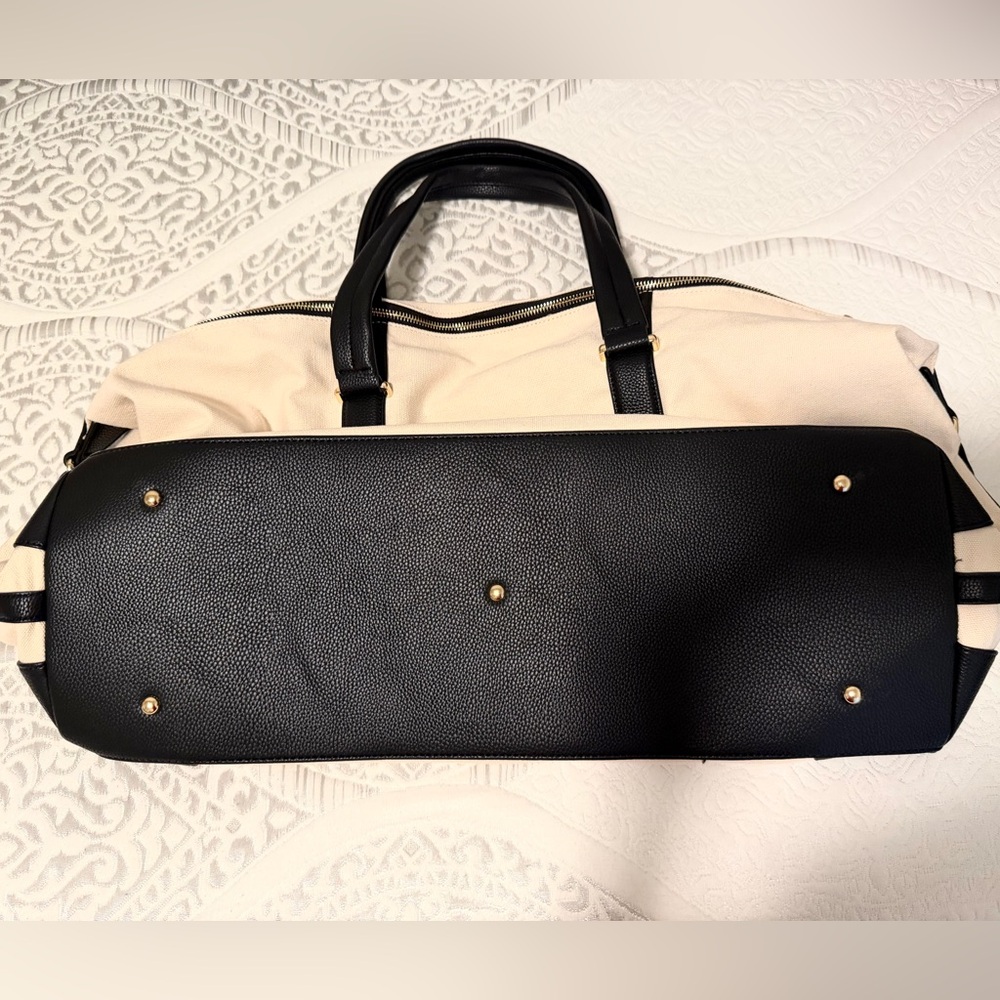 Henny and Lev Canvass Leather Weekender Bag - Picture 9 of 16